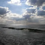 Julia منتزه العطل 3*