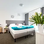 Julia 3*