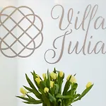 Julia منتزه العطل مينززدرويه