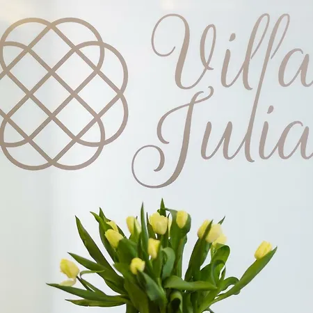 Julia פארק נופש מידזיזדרויה